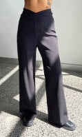 FRANKA PANT REGULAR TBF00383 | This piece is second hand and therefore may have visible signs of wear. But rest assured, our team has carefully reviewed this piece to ensure it is fully functional &...