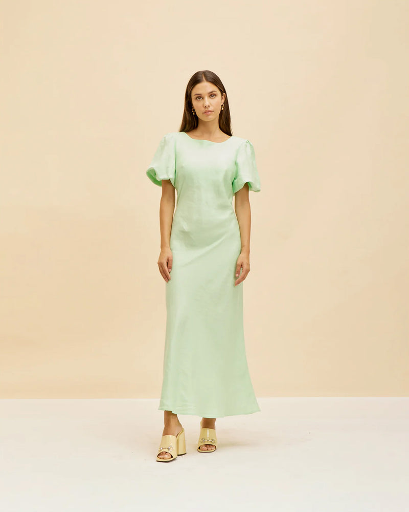 KENDALL LINEN DRESS TBF01434 | This piece is second hand and therefore may have visible signs of wear. But rest assured, our team has carefully reviewed this piece to ensure it is fully functional &...