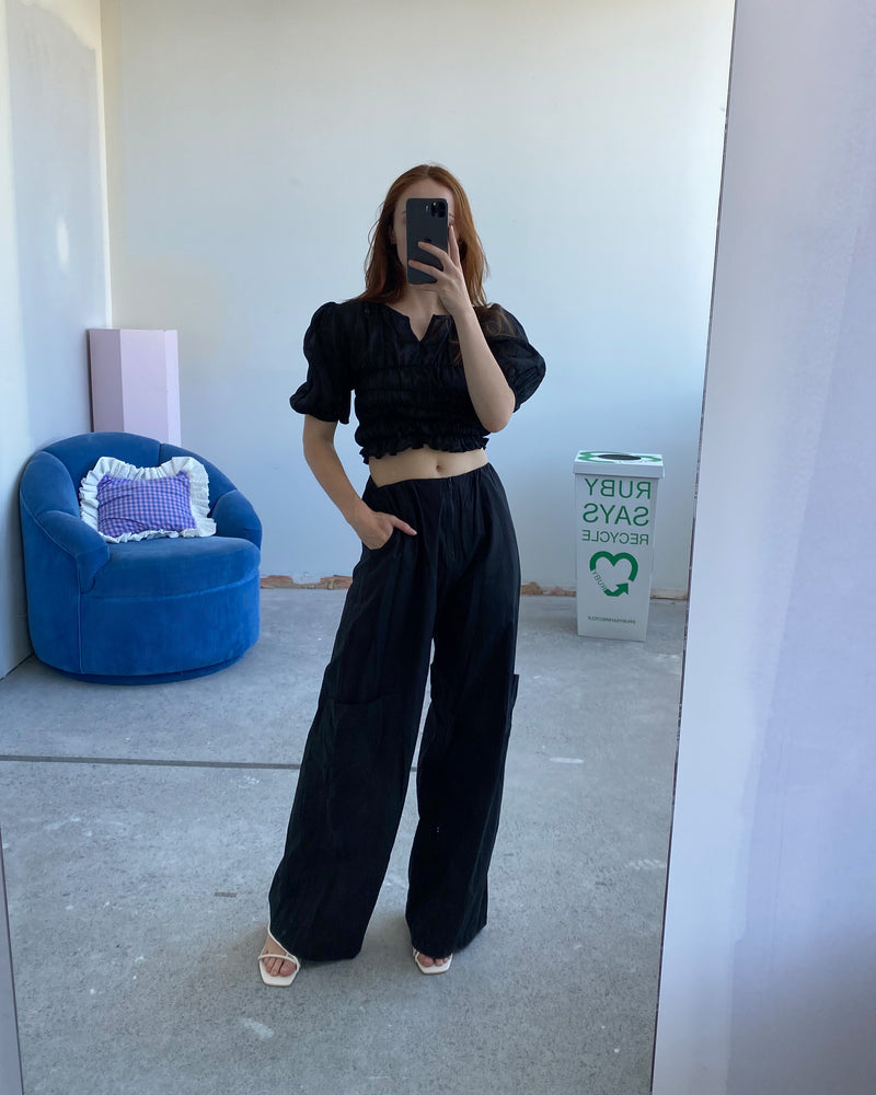 COMET PANTS TBF02291 | This piece is second hand and therefore may have visible signs of wear. But rest assured, our team has carefully reviewed this piece to ensure it is fully functional &...