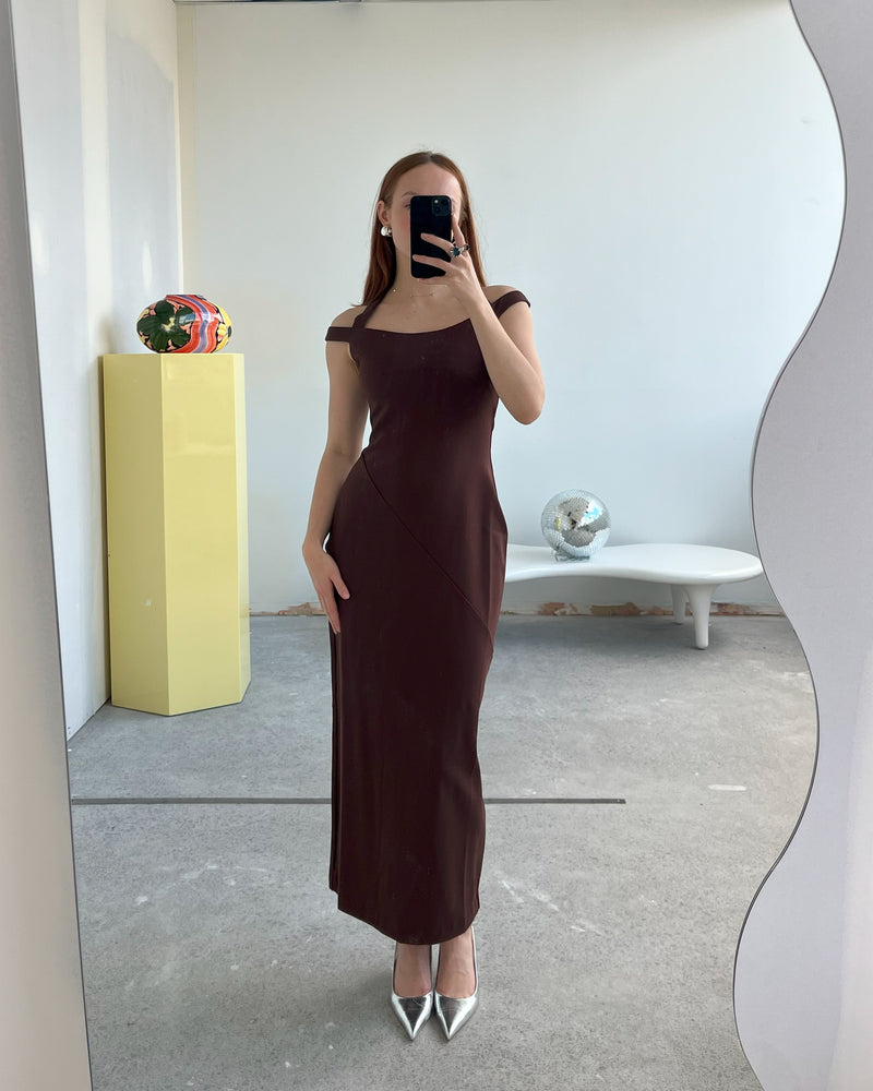RSR SAMPLE 3478 CALVIN DRESS | RUBY Sample Calvin Dress in chocolate. Size 8. One available. Danni is 163cm tall and usually wears a size 6-8. She measures: BUST: 81cm, WAIST: 67cm, HIP: 93cm. 