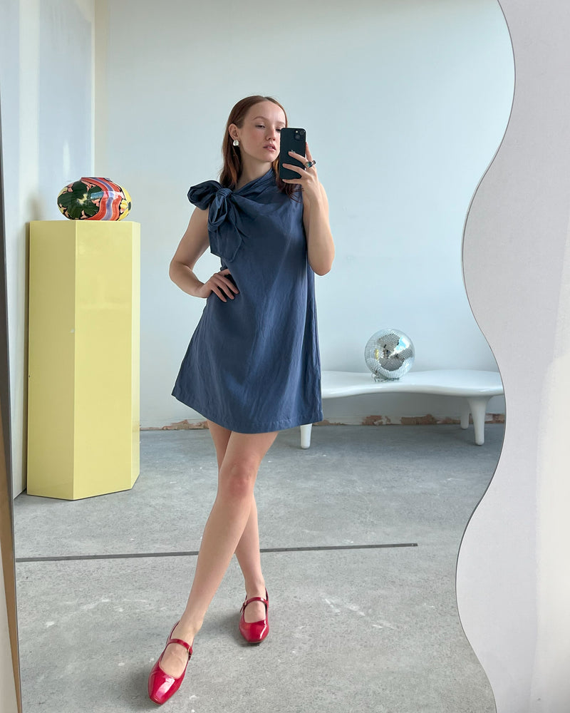 RSR SAMPLE 3432 BOW TIE MINIDRESS | RUBY Sample Bow Tie Minidress in navy. Size 8. One available. Danni is 163cm tall and usually wears a size 6-8. She measures: BUST: 81cm, WAIST: 67cm, HIP: 93cm.