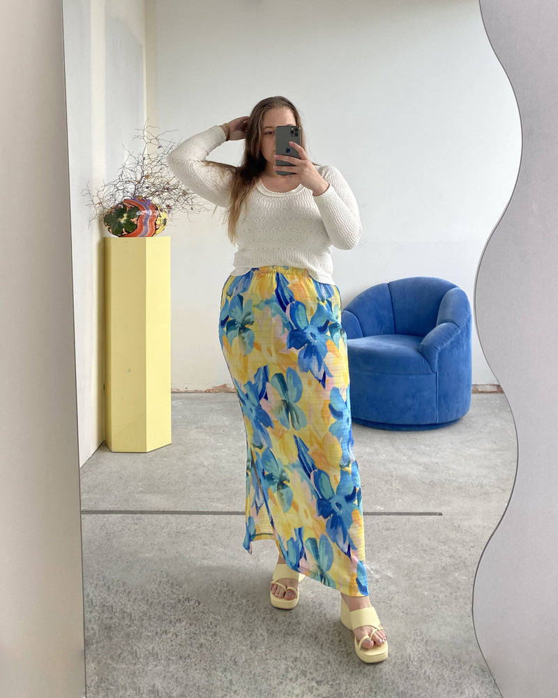 MIAMI CRINKLE SKIRT  TBF00821 | This piece is second hand and therefore may have visible signs of wear. But rest assured, our team has carefully reviewed this piece to ensure it is fully functional &...