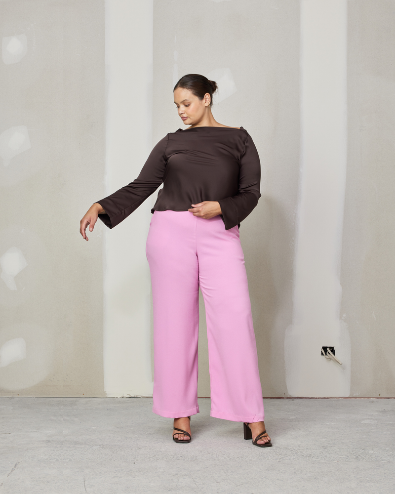 FIREBIRD PANT PETITE BARBIE | Classic highwaisted pant with a straight leg silhouette, in a petite length. An effortless and versatile piece perfect for work and beyond. This updated version has no pockets.