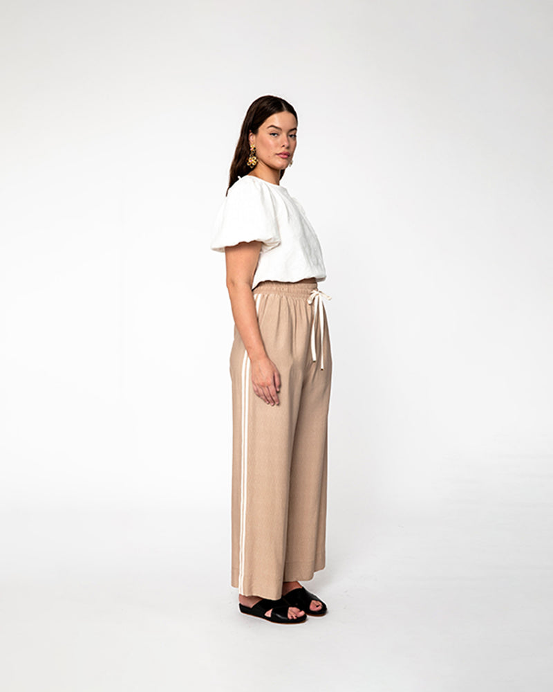 CORVETTE TROUSER CAMEL | Sporty, high waisted pant with a wide leg silhouette. An all-time RUBY favourite.