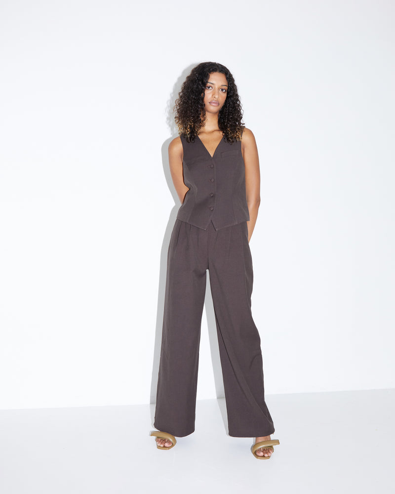 SWEENEY TROUSER TBF01563 | This piece is second hand and therefore may have visible signs of wear. But rest assured, our team has carefully reviewed this piece to ensure it is fully functional &...