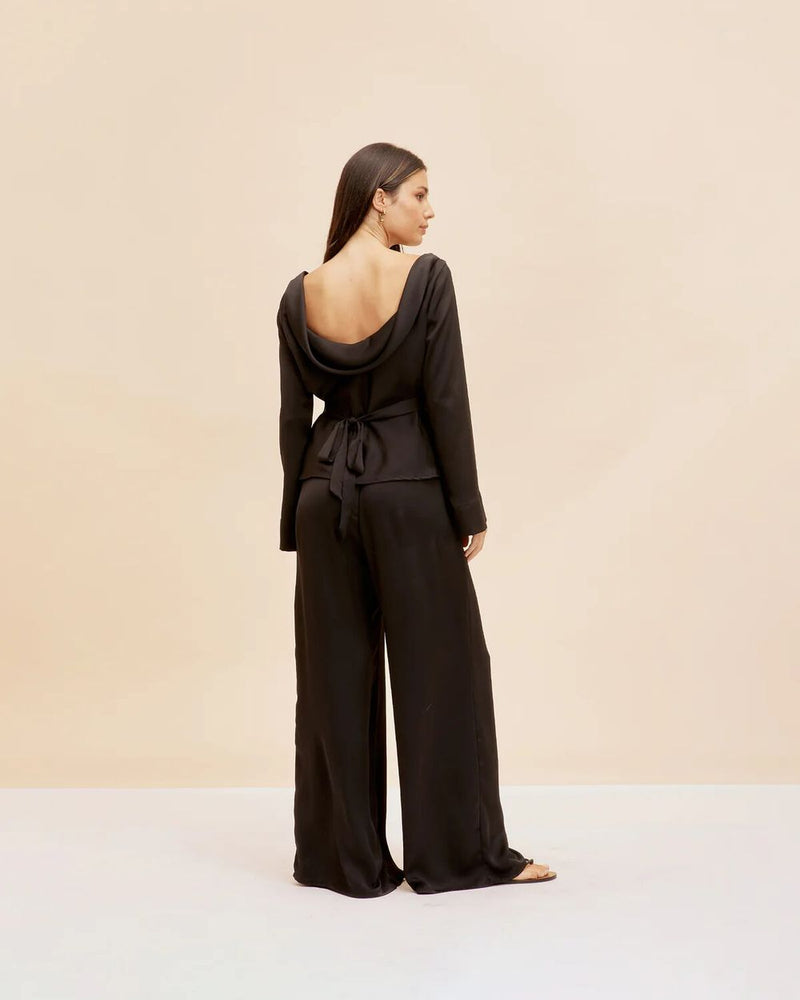  ANDIE SATIN PANT REGULAR  TBF00382 | This piece is second hand and therefore may have visible signs of wear. But rest assured, our team has carefully reviewed this piece to ensure it is fully functional &...