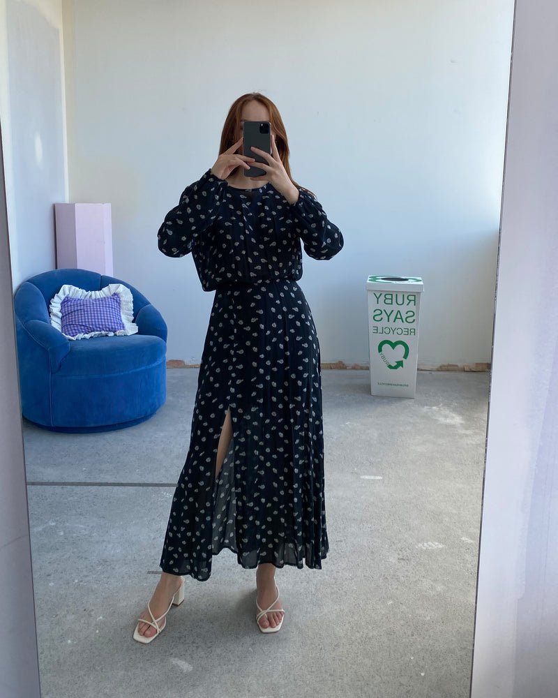 CONSTANCE DRESS TBF00624 | This piece is second hand and therefore may have visible signs of wear. But rest assured, our team has carefully reviewed this piece to ensure it is fully functional &...