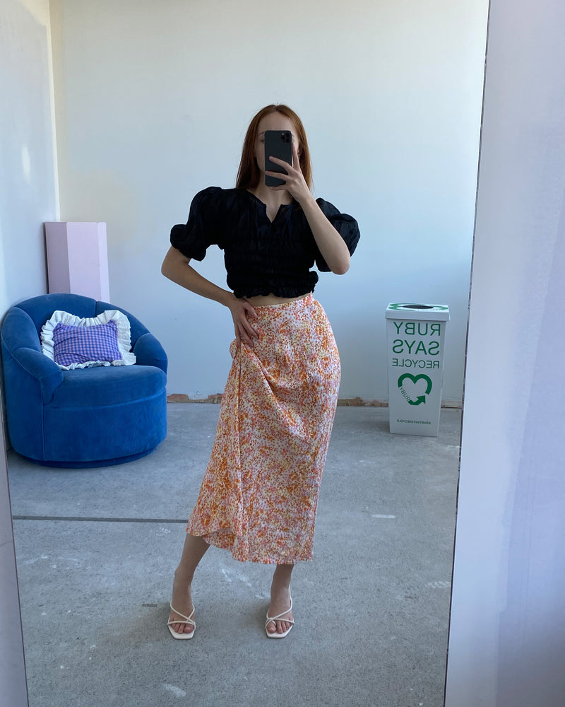 BOUNTY MIDI SKIRT TBF00798 | This piece is second hand and therefore may have visible signs of wear. But rest assured, our team has carefully reviewed this piece to ensure it is fully functional &...