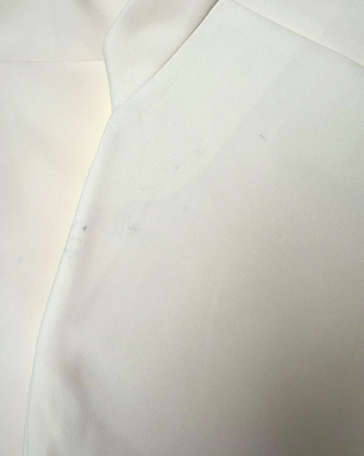 COCO SHORT SLEEVE BLAZER BUTTER | The Coco Blazer now in a short sleeve ~ A collarless blazer designed in a mid-weight suiting fabric. Pair with your favourite denim or suit trouser for an effortlessly polished look.   RUBY Upside Down recognises that nothing is ever...
