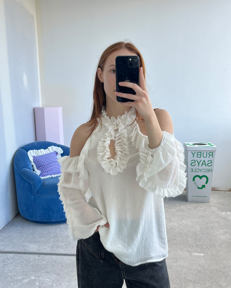  ANNALISE BLOUSE  TBF00547 | This piece is second hand and therefore may have visible signs of wear. But rest assured, our team has carefully reviewed this piece to ensure it is fully functional &...