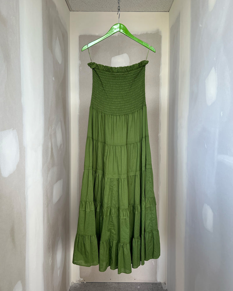 BIRD MAXI DRESS TBF01478 | This piece is second hand and therefore may have visible signs of wear. But rest assured, our team has carefully reviewed this piece to ensure it is fully functional &...