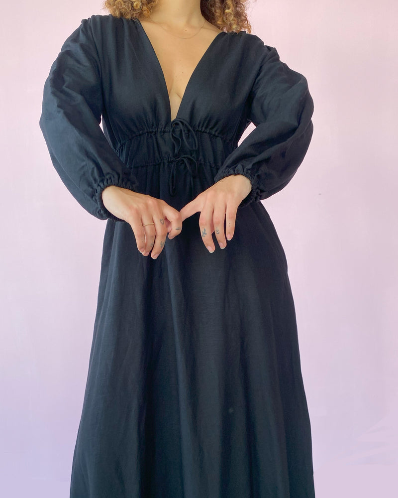 RSR SAMPLE 3061 AVALON MAXI DRESS | RUBY Sample Avalon Maxi Dress in black. Size 8. One available. Abi usually wears a size 8.