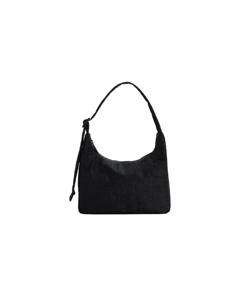 NYLON SHOULDER BAG BLACK | A medium version nylon shoulder bag. Slightly slouchy, slightly structured. Complete with an interior pocket so everything has a place.
