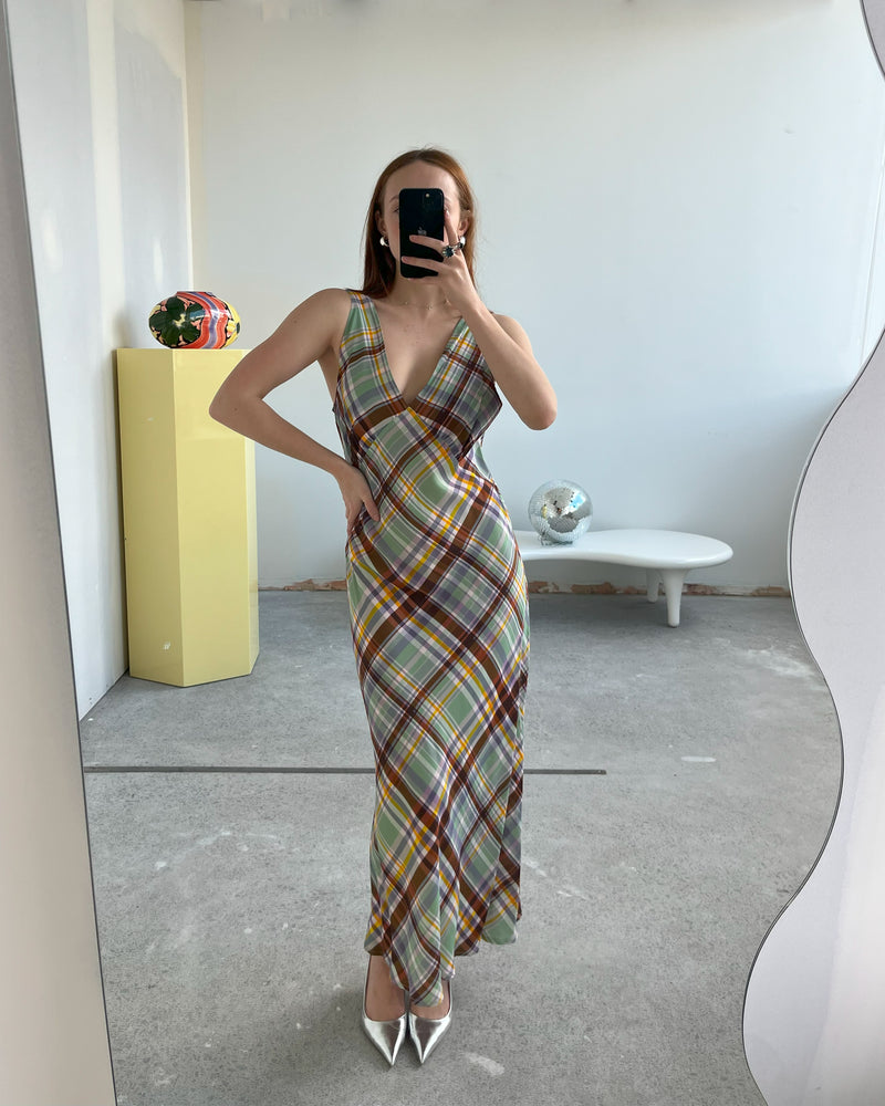 RSR SAMPLE 3466 BASIL SILK SLIP | RUBY Sample Basil Silk Slip in tartan. Size 8. One available. Danni is 163cm tall and usually wears a size 6-8. She measures: BUST: 81cm, WAIST: 67cm, HIP: 93cm. 