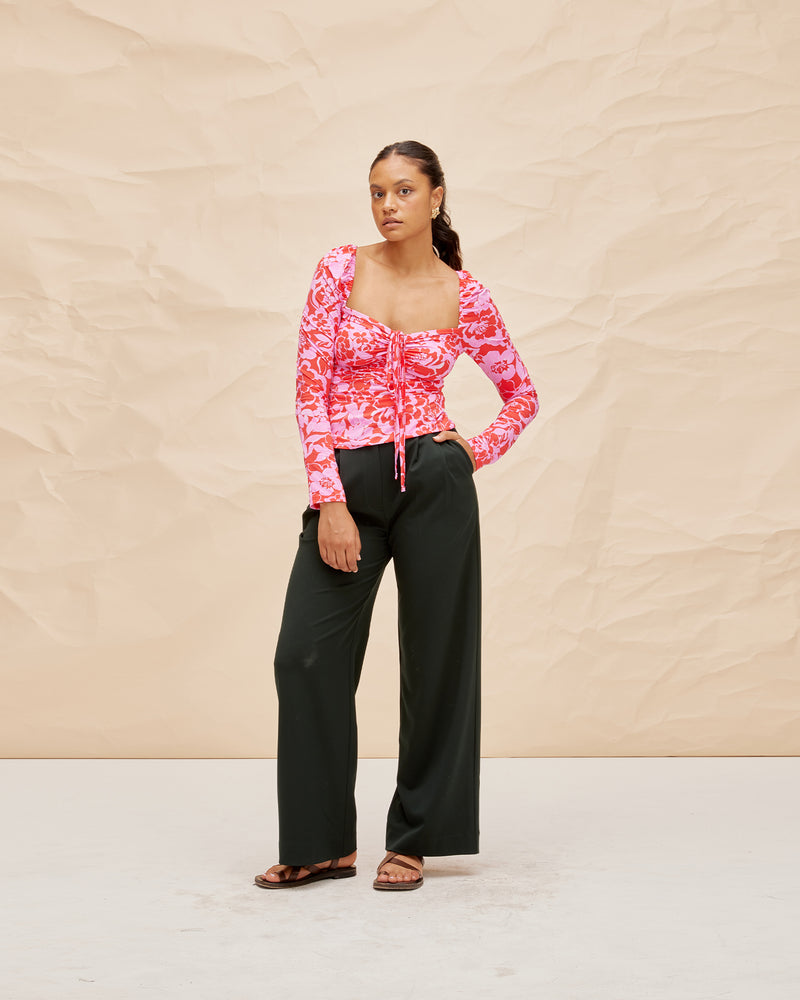  TONY TROUSER BOTTLE | High waisted, relaxed suit trouser in a rich bottle shade. Beautifully tailored pants with neatly pressed pleats that highlight the shape.