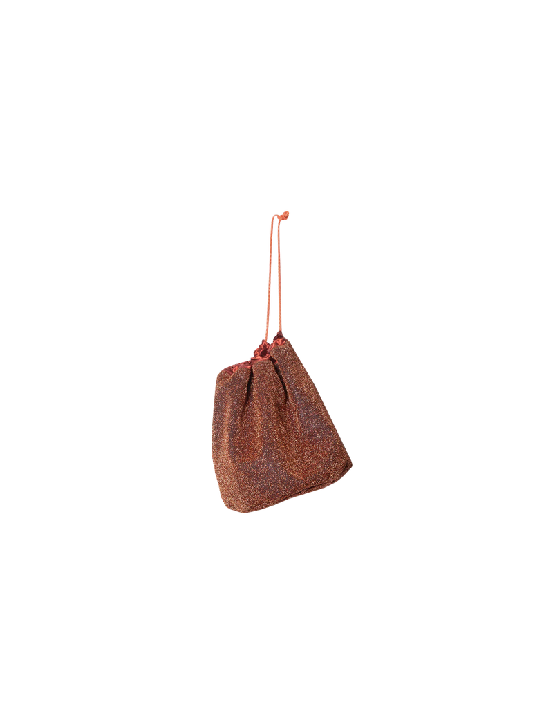 BRILLI BRILLI BAG COPPER | Glitter bucket bag in a shimmery copper fabric. This bag features a 'world map' lining, perfect to take with you everywhere.