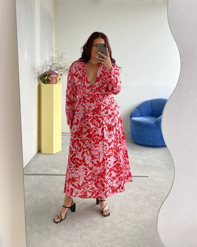 RSR SAMPLE 3230 BOBBI SILK WRAP DRESS | RUBY Sample Bobbi Silk Wrap Dress in cherry floral. Size 16. One available. Isla usually wears a size 16.