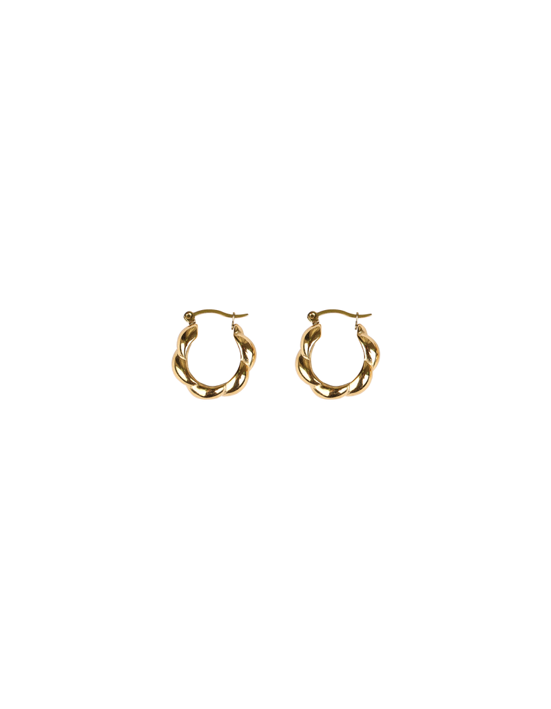 EMELIE EARRING GOLD | Gold hoop earring in a twisted style. The twisted design gives these earrings a vintage look.