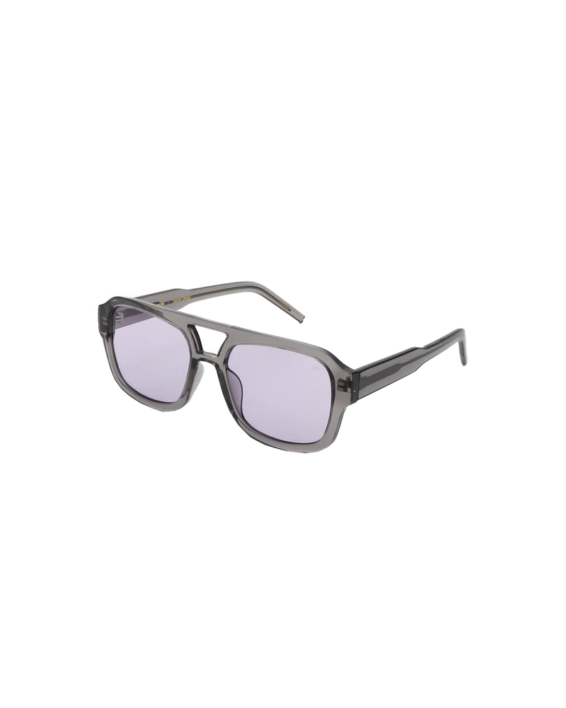 KAYA SUNGLASS GREY | 70's inspired aviator sunglass with grey frames and transparent purple lenses.