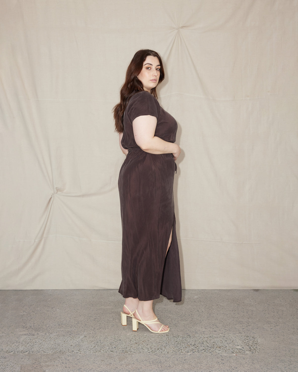 OMNIA CAPSLEEVE WRAP DRESS CHOCOLATE | RUBY OMNIA CAPSLEEVE WRAP DRESS CHOCOLATE | RUBY