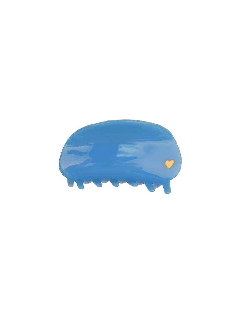 MARBLE HAIR CLAW BLUE | This blue hair claw is a staple accessory for summer - perfect for beach hair. Big enough to hold a full head of hair and comfortable enough to wear from...