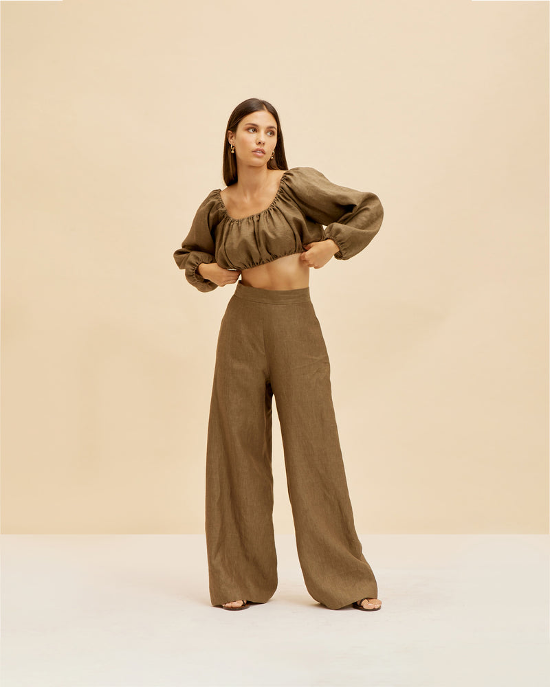 MARLEY LINEN PANT PETITE KHAKI | Highwaisted, wide leg linen pants that sit above the belly button, these are sure to be on high rotation in your trans-seasonal wardrobe. Sitting flat at the waistband, they flare...