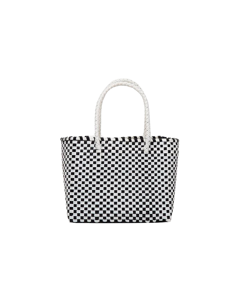 PALOMA BLACK/WHITE | Fun, sustainable and durable - these bags are handmade in Mexico using recycled plastic. Developed by skilled weavers in the Oaxaca region, within a fair-trade environment, this bag takes approximately 3...