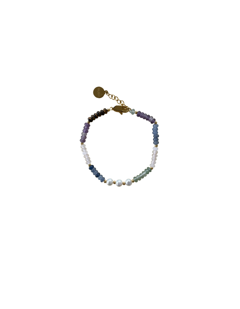 PEARL BEAD BRACELET PEARL | Dainty bracelet designed with a mix of natural beads, in quartzite jade, amethyst, tigers eye, rose quartz and freshwater pearls. An effortless summer piece.
