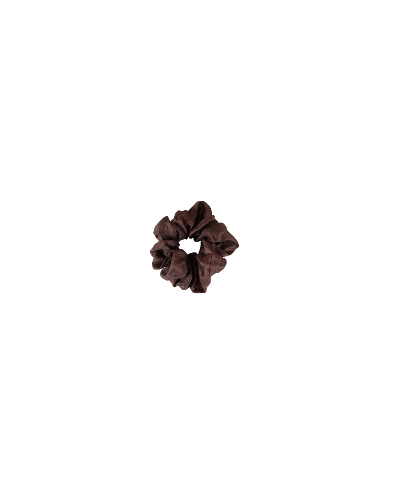 BETTY SCRUNCHIE CHOCOLATE | Oversized scrunchie made from the offcuts of our Resort 21 collection.