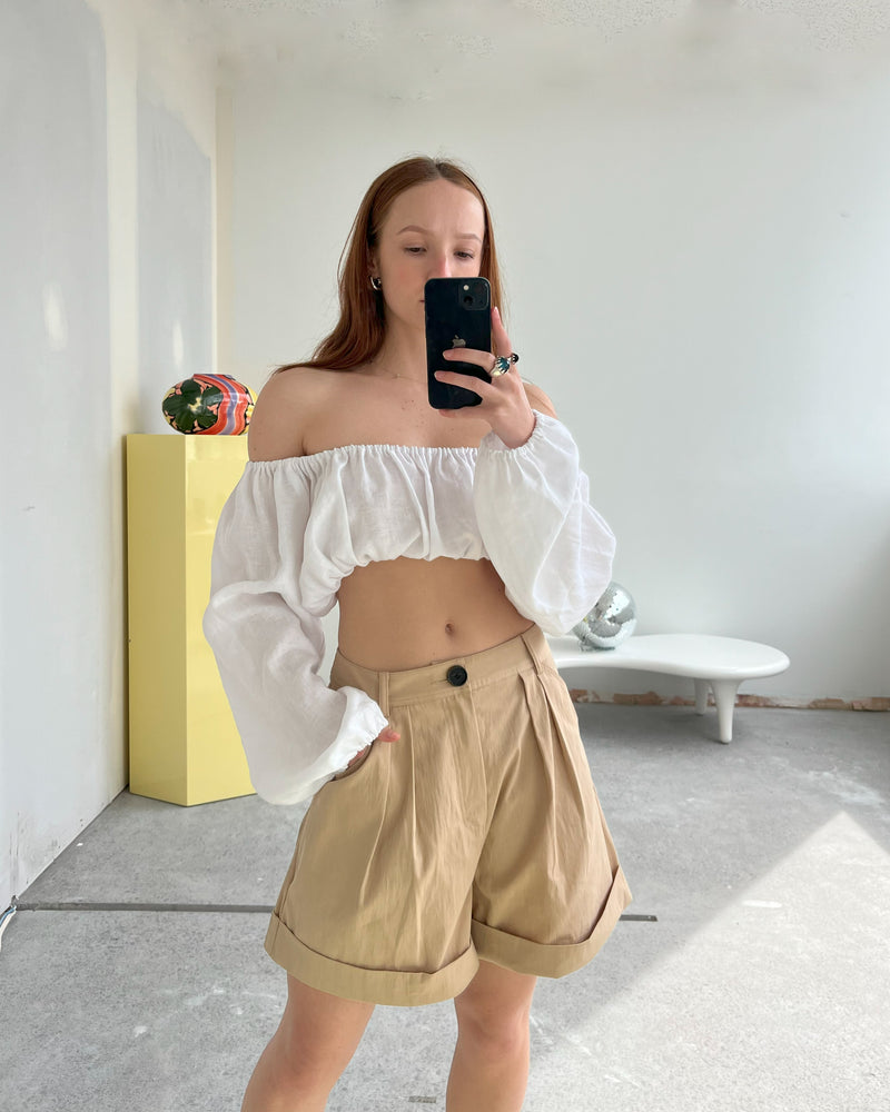 RSR SAMPLE 3471 RAFFIA SHORTS | RUBY Sample Raffia Shorts in camel. Size 8. One available. Danni is 163cm tall and usually wears a size 6-8. She measures: BUST: 81cm, WAIST: 67cm, HIP: 93cm. 