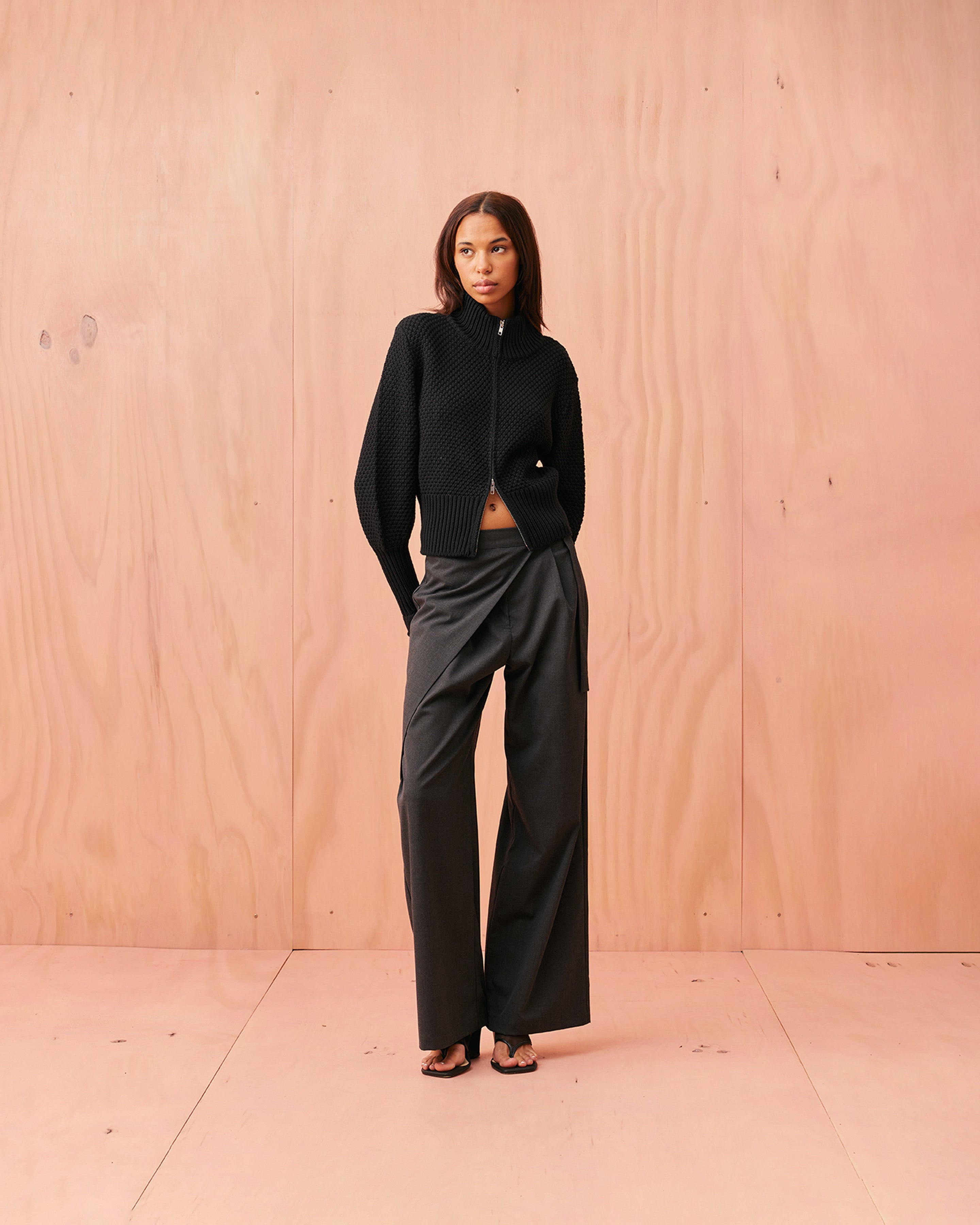 MATILDA COTTON ZIP CARDIGAN BLACK | RUBY