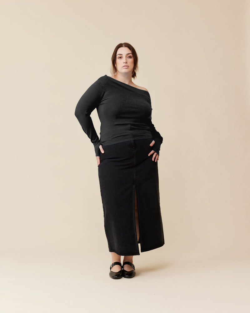 EMMA KNIT LONG SLEEVE BLACK | Off-shoulder long sleeve knitted top crafted in a mid-weight knit. This top is simple yet elegant and can be worn on or off the shoulder.