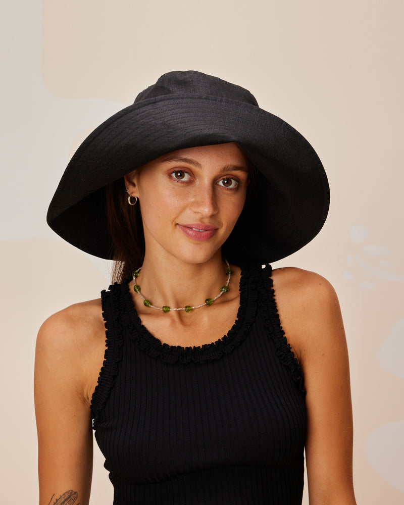  AVA HAT BLACK | A linen bucket for all your summer adventures! Take this hat with you wherever you go, to keep you shaded and cool.