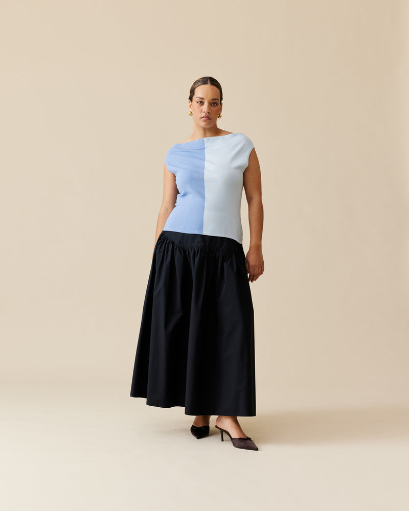 EMMA KNIT TOP ICY BLUE | Off-shoulder knitted top crafted in a mid-weight two-toned knit. This top is simple yet elegant and can be worn on or off the shoulder.
