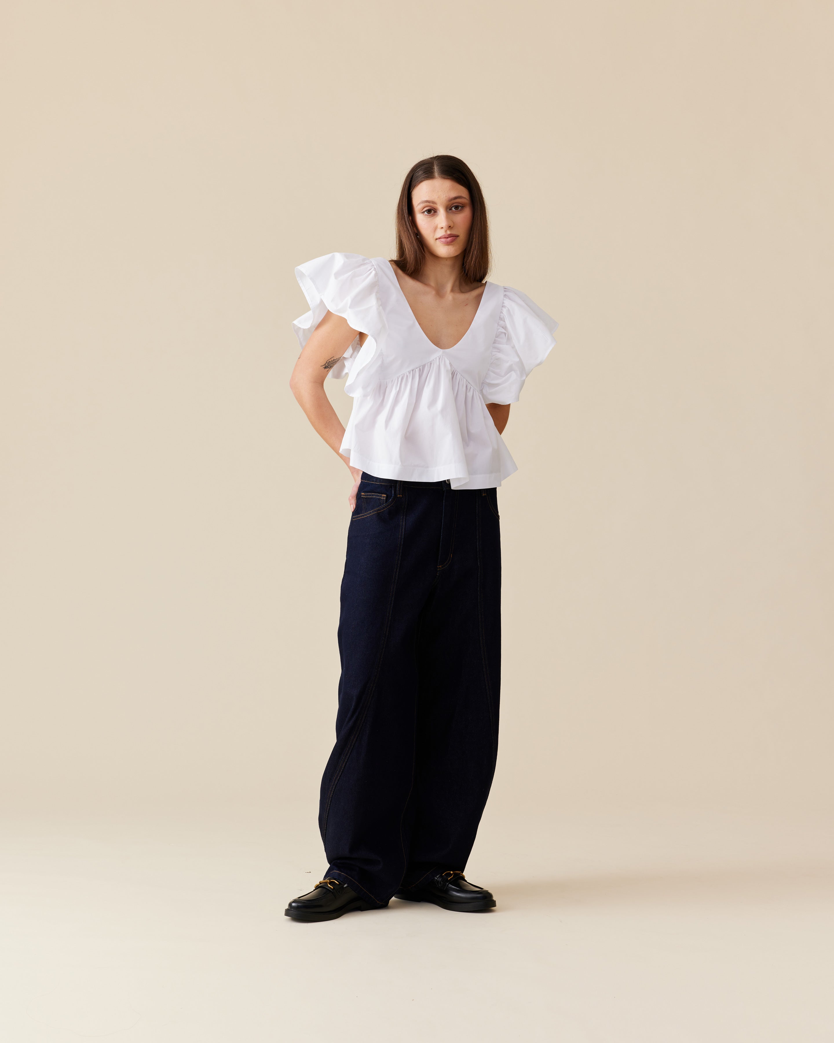 NONI RUFFLE TOP WHITE | RUBY