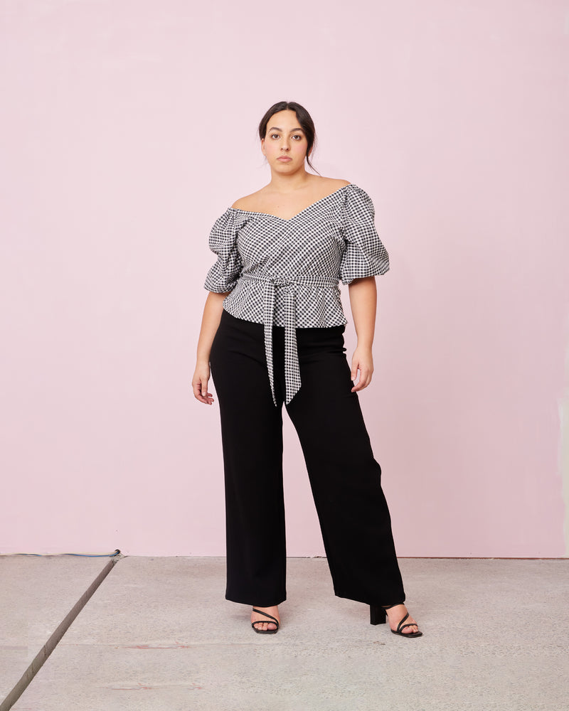 FIREBIRD PANT PETITE BLACK | Classic highwaisted pant with a straight leg silhouette, in a petite length. An effortless and versatile piece perfect for work and beyond.