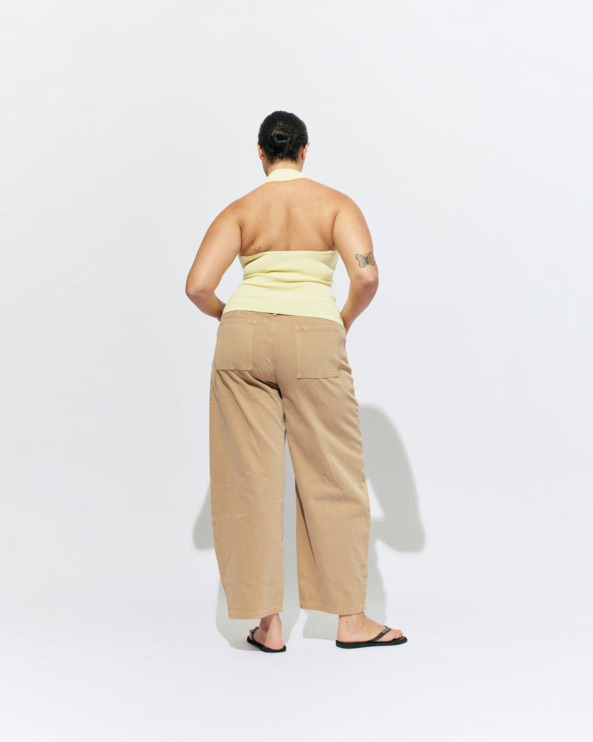 BUZZ JEAN SANDWASH | Your new everyday go-to, the Buzz Jean is a barrel-leg style pant, designed in a sandwash denim. Sits mid-waisted and features panel detailing down the front that wraps to the side seam.