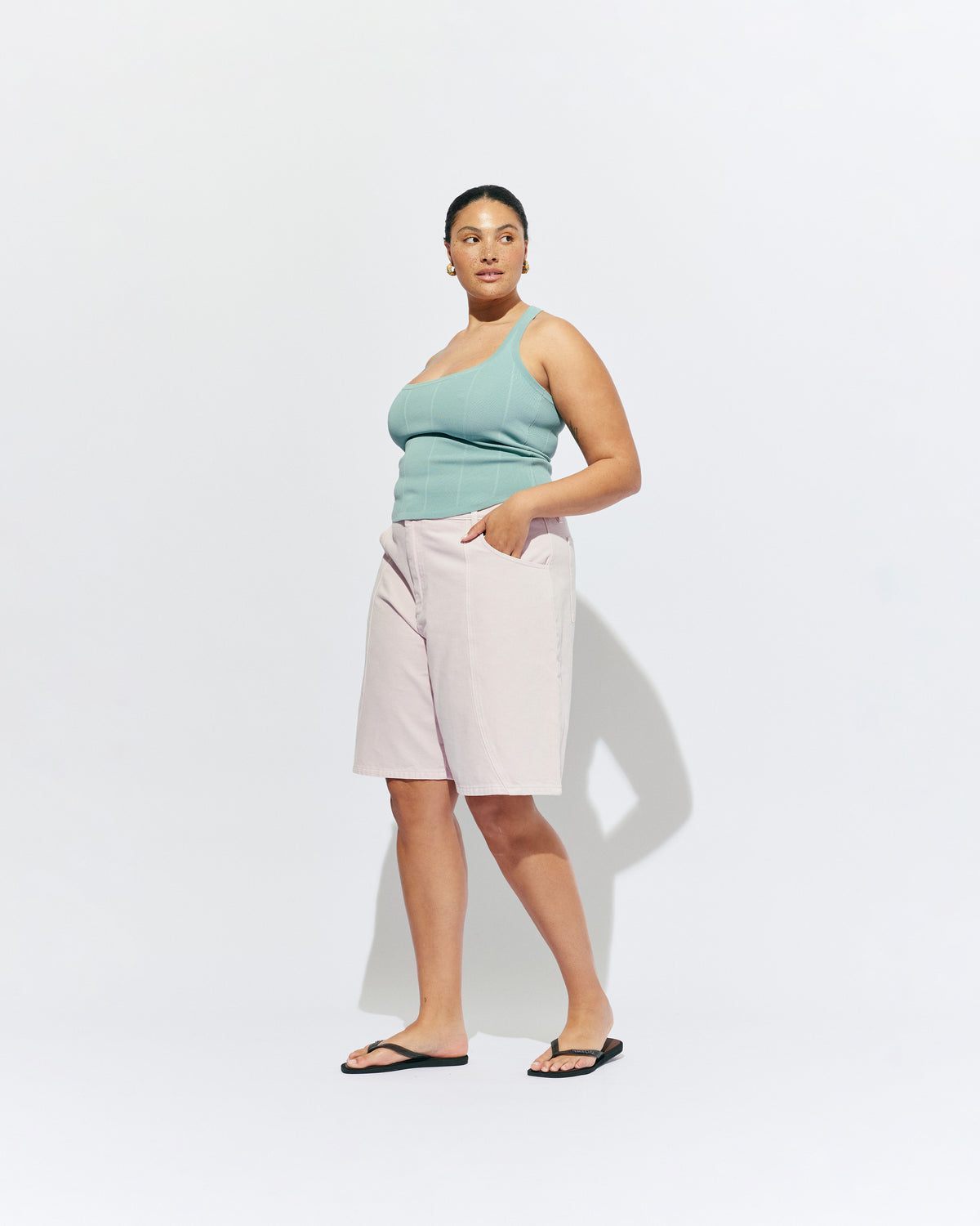 BUZZ SHORT PINK | Our RUBY favourite Buzz Jeans, now available in shorts. Designed in a soft pink denim, these mid-rise shorts have a longer length fit and a barrel leg shape, making them perfect for any summer occasion. 