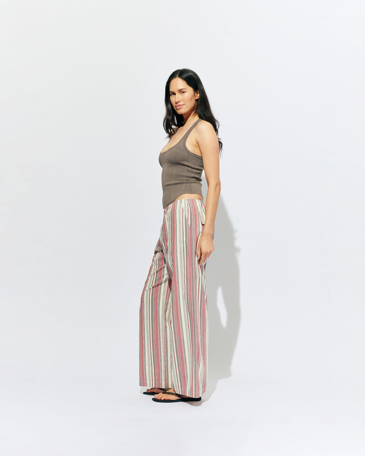 SOL TANK TAUPE | A wardrobe staple for all year round, this classic racerback tank top is designed in a mid-weight taupe knit. Wear as a base layer under your winter favourites, or as an everyday go to during the warmer months. 