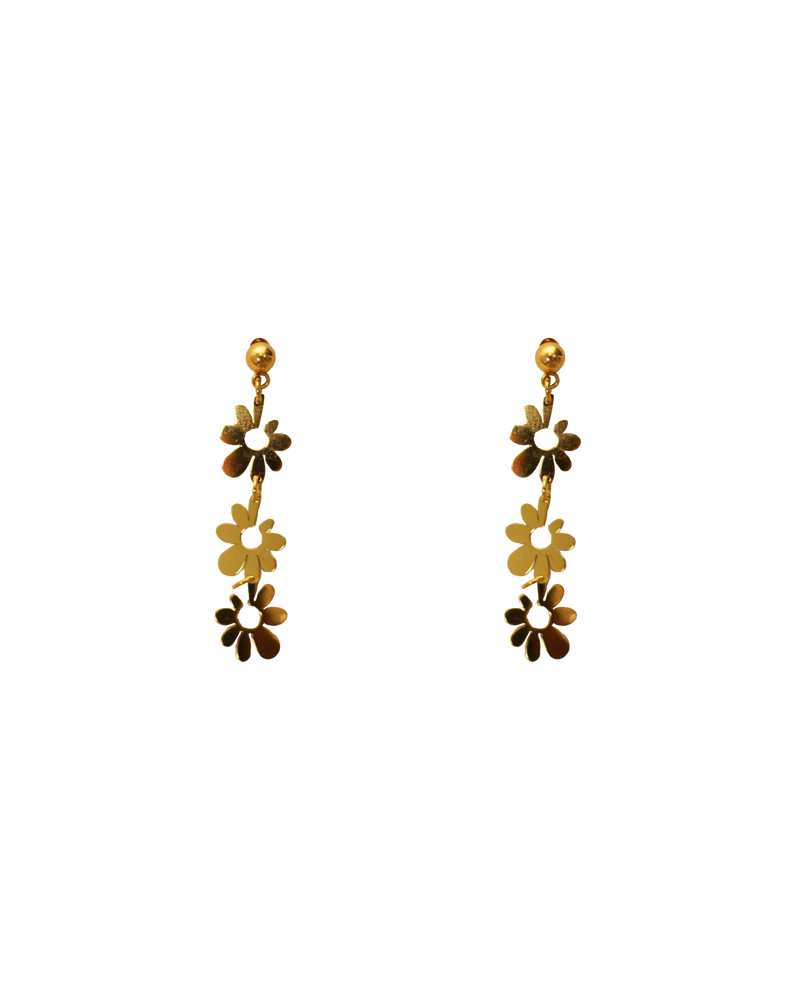 TRI FLOWER EARRING GOLD | Gold drop earrings with 3 daisies. These earrings are light enough to wear all day.