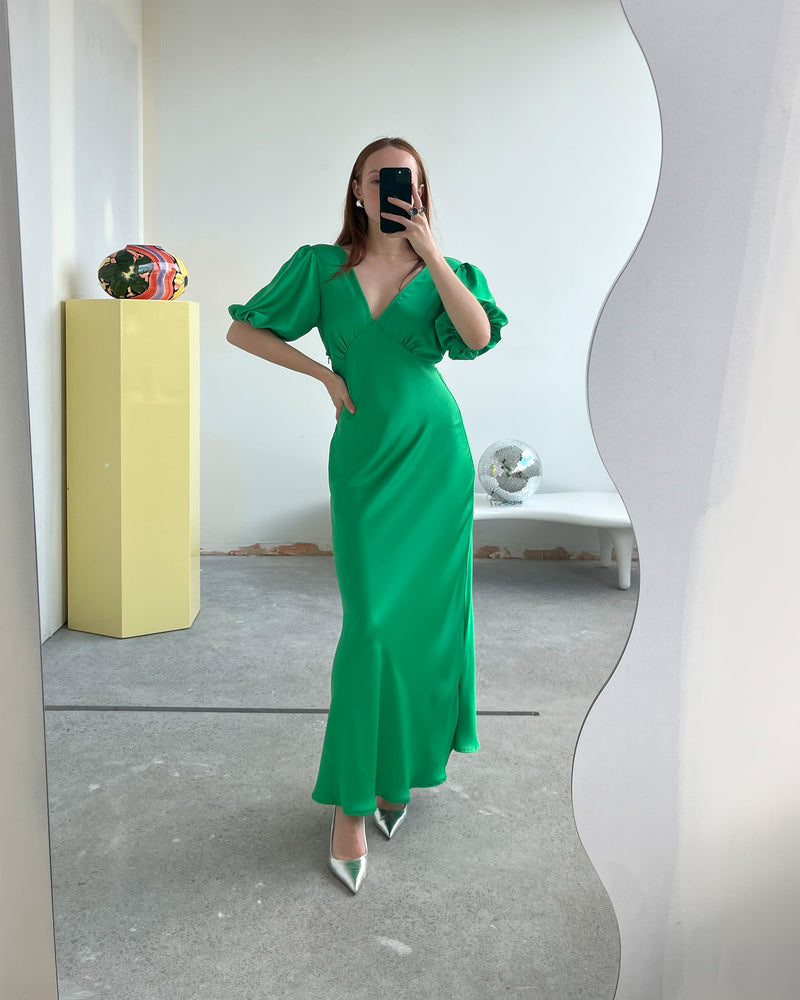 RSR SAMPLE 3467 UMA SATIN DRESS | RUBY Sample Uma Satin Dress in parakeet. Size 8. One available. Danni is tall and usually wears a size 6-8. She measures: BUST: 81cm, WAIST: 67cm, HIP: 93cm. 