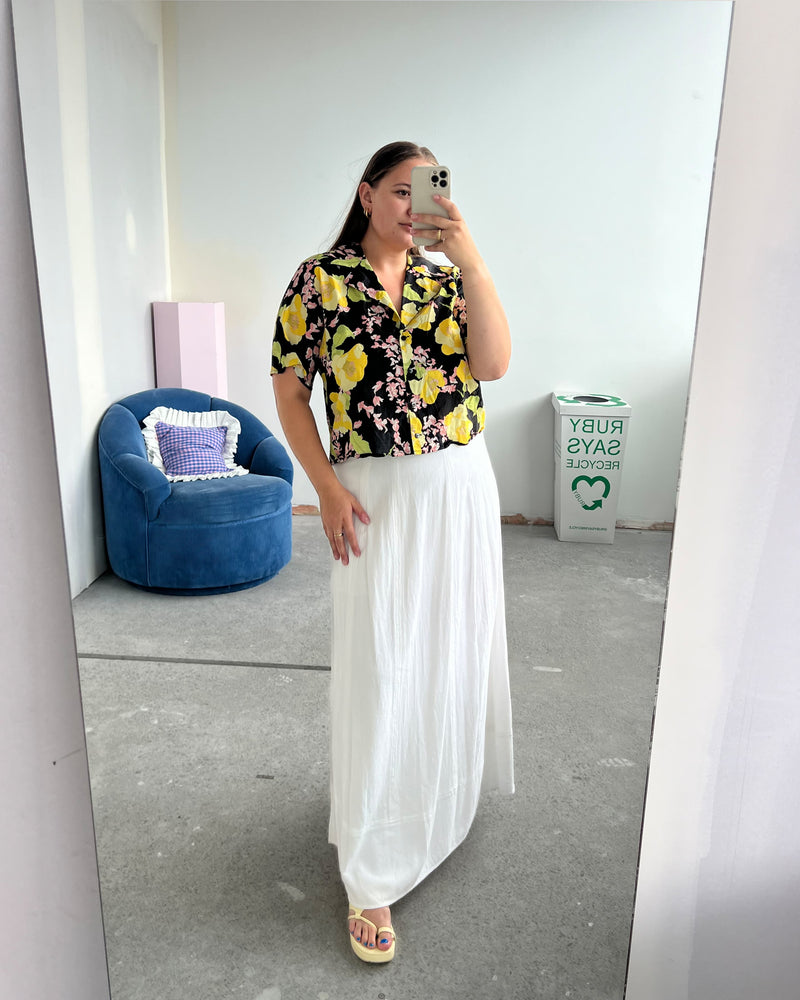 TIDES MAXI SKIRT TBF00052 | This piece is second hand and therefore may have visible signs of wear. But rest assured, our team has carefully reviewed this piece to ensure it is fully functional &...