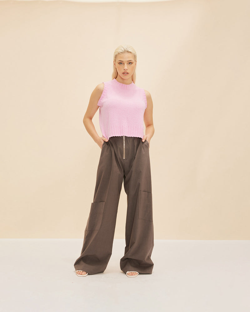 COMET PANT CHARCOAL | Cargo style wide leg pants made in light-weight cotton. The front zip and side pocket details give the pants a structured look while the lightness of the cotton creates a...