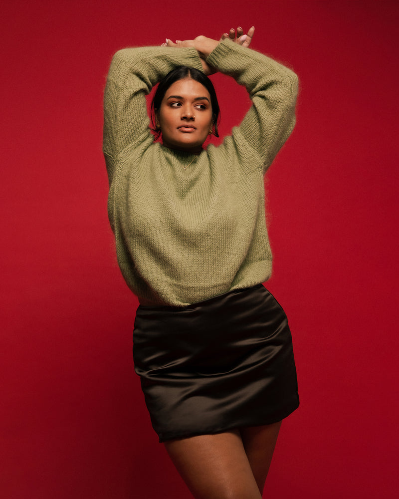 PLUM SWEATER MOSS | Relaxed fit knit sweater in a new moss shade. This piece has ribbed trims that define the relaxed shape and is spun from a soft and warm mohair and wool...